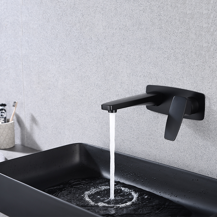 现代设计墙壁浴室水龙头哑光黑色黄铜壁挂式瀑布混合水龙头