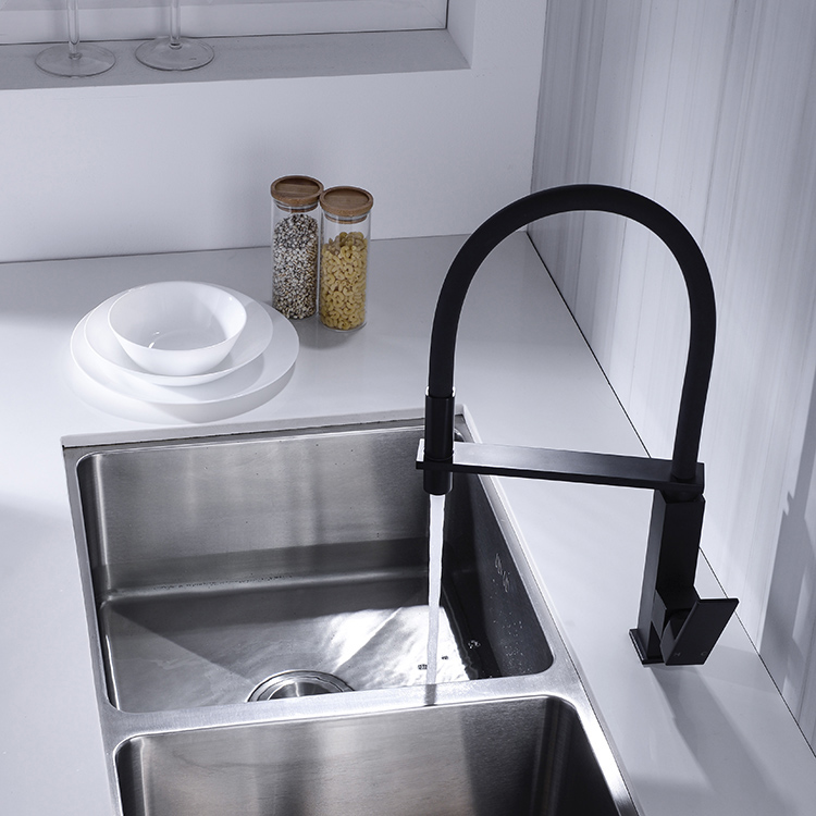 单把手黑色厨房龙头台面安装冷热水下拉式厨房水槽龙头
