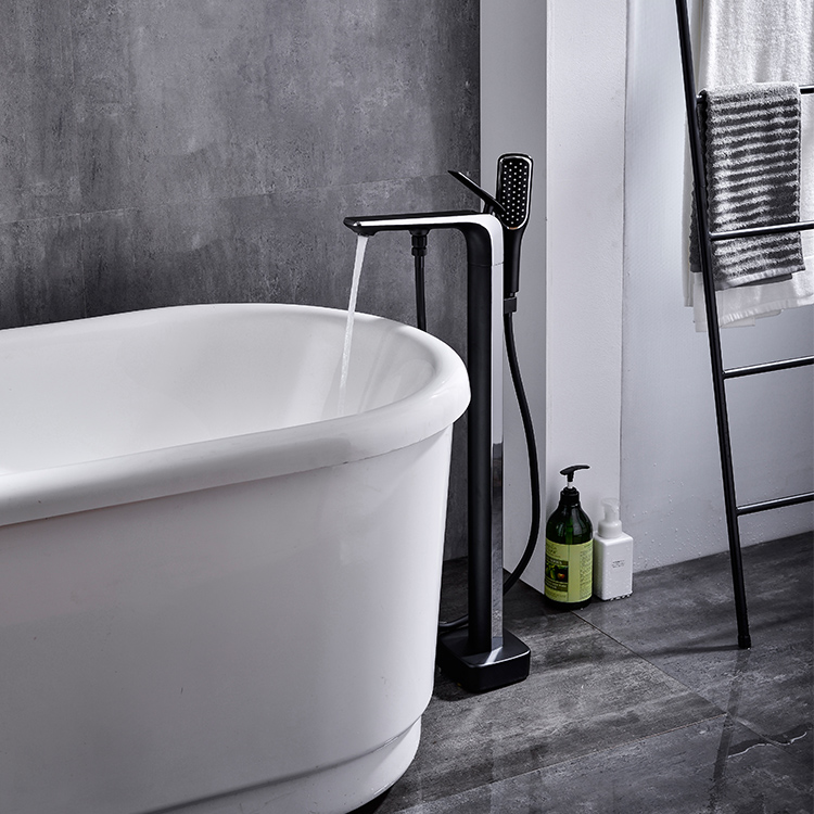 最新款哑光黑色和镀铬独立式淋浴浴缸独立式混合龙头浴缸龙头